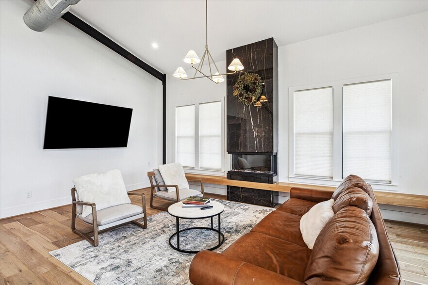 More Photos Of 17810 County Road 125, Pearland Flex For Sale