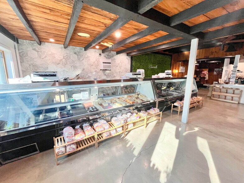 More Photos Of 14 Blue Rock Rd, Millersville Restaurant For Sale