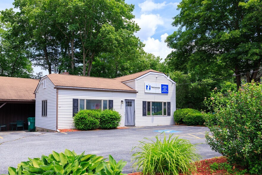 More Photos Of 144 S Main St, Brooklyn Medical For Lease