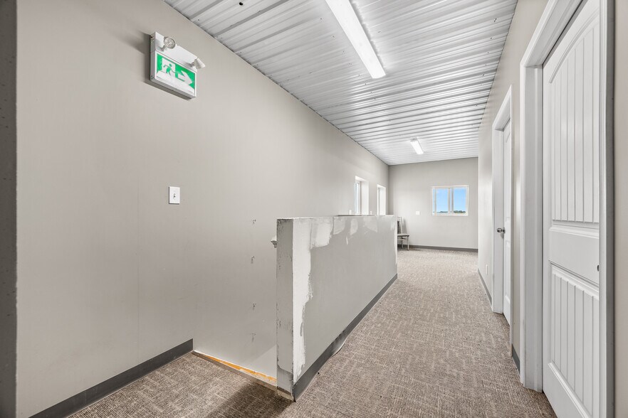 More Photos Of 3807 9th St, Lloydminster Warehouse For Sale