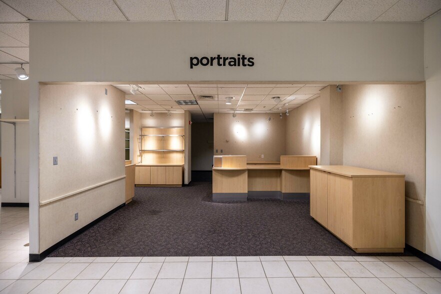 More Photos Of 7 S Tunnel Rd, Asheville Department Store For Sale