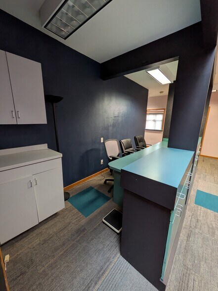 More Photos Of 1011 E Saint Maartens Dr, Saint Joseph Medical For Lease