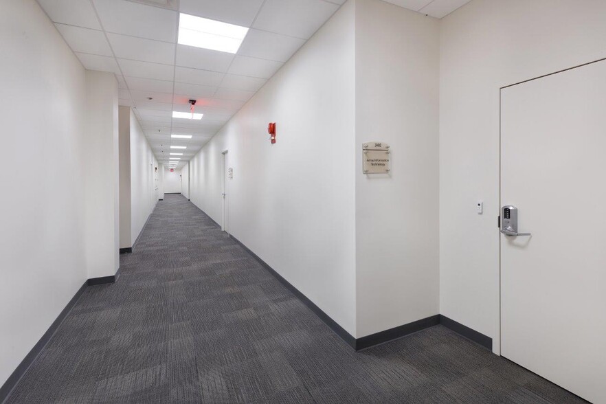 More Photos Of 13135 Lee Jackson Memorial Hwy, Fairfax Office For Lease