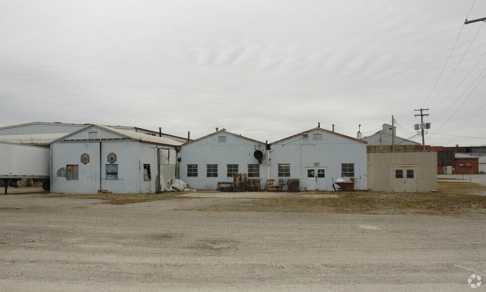 More Photos Of 73 Neale Rd, Vienna Warehouse For Lease