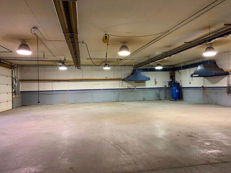 More Photos Of 5629 Bob Ln, Black Hawk Warehouse For Lease