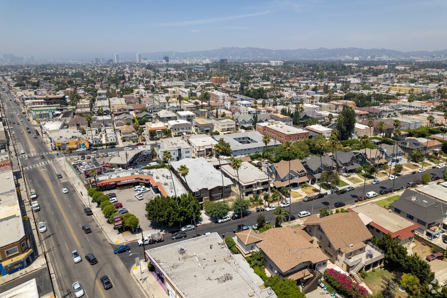 More Photos Of 3601-3607 W Pico Blvd, Los Angeles Bar For Sale