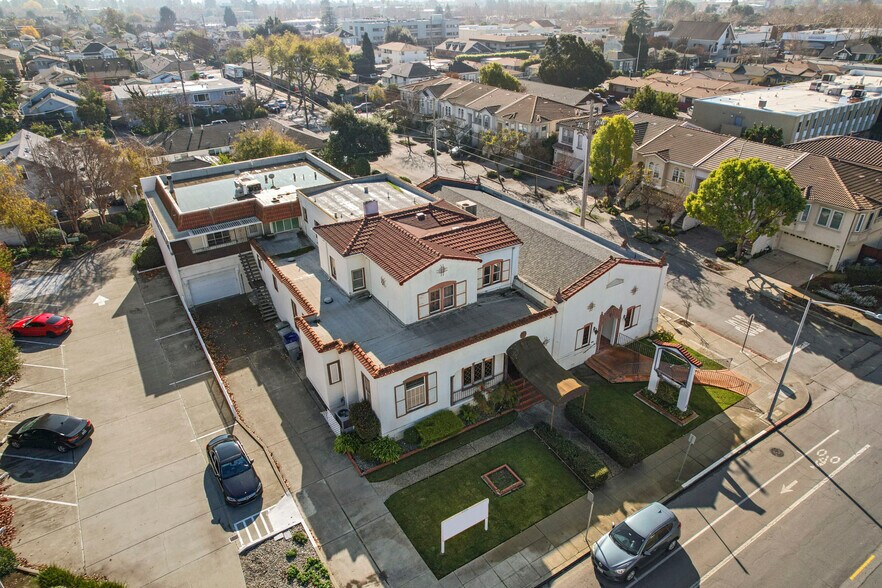 More Photos Of 1370 Santa Rosa St, San Leandro Funeral Home For Sale