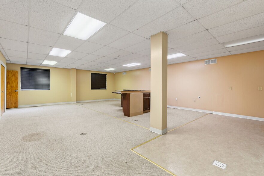 More Photos Of 4 Corwin Ct, Newburgh Medical For Sale