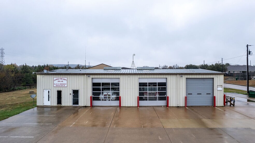 Primary Photo Of 101 Ewing St, Ferris Police Fire Station For Sale