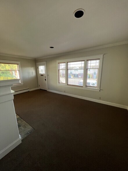 More Photos Of 3422 Broadway, Everett Loft Creative Space For Lease