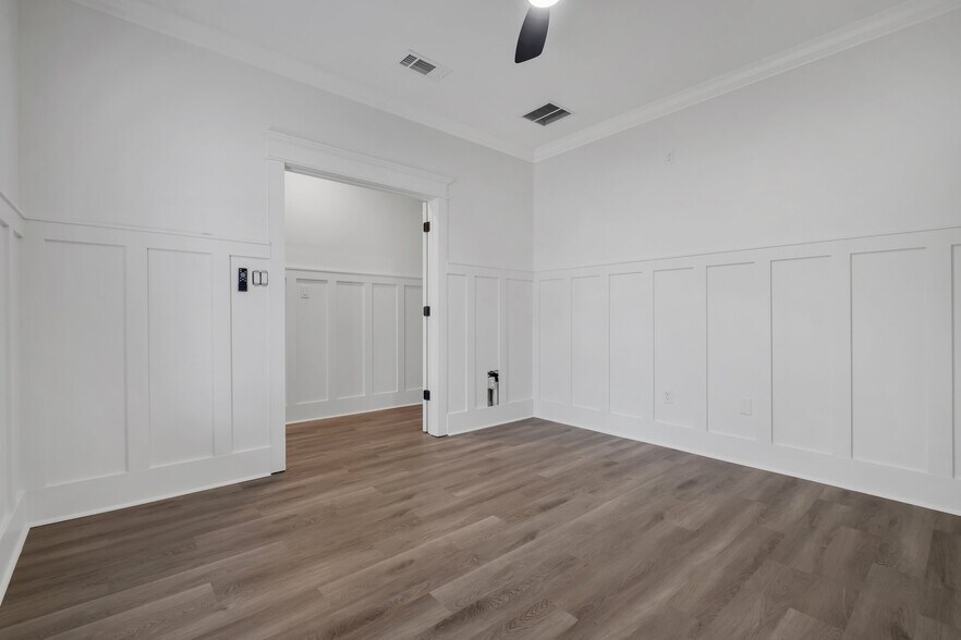 More Photos Of 1725 Capital Cir NE, Tallahassee Medical For Sale