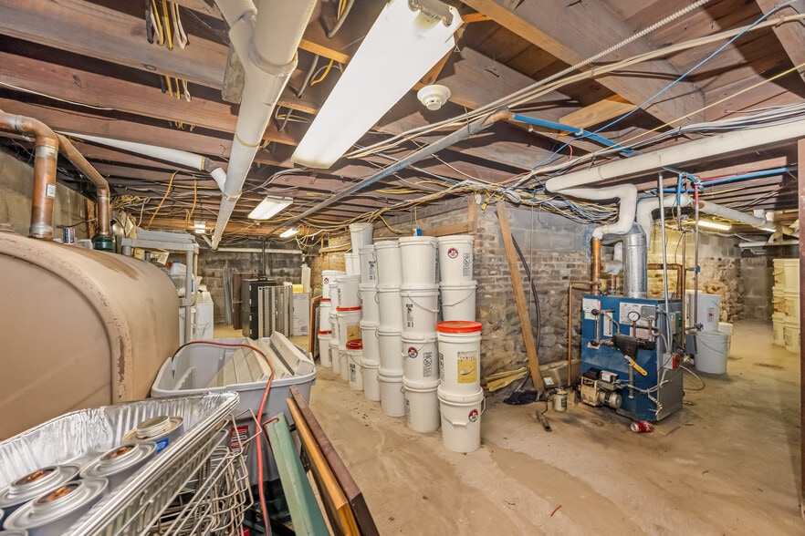 More Photos Of 645 Middle Country Rd, Middle Island Office For Sale
