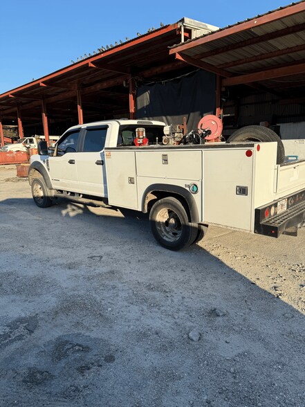 More Photos Of 211 N 9th St, Immokalee Contractor Storage Yard For Sale