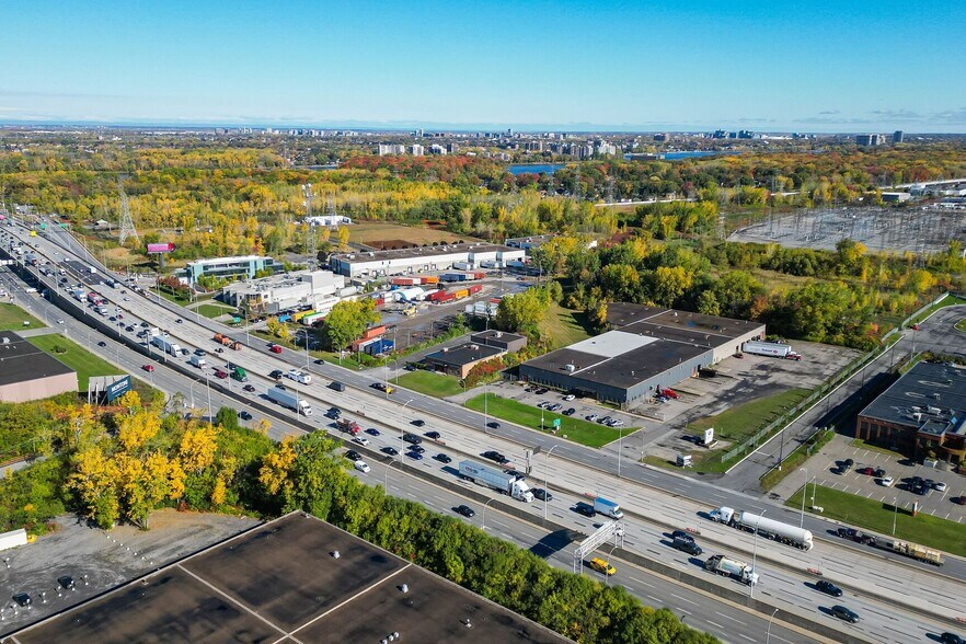 More Photos Of 3435 Boul Pitfield, Montréal Distribution For Lease