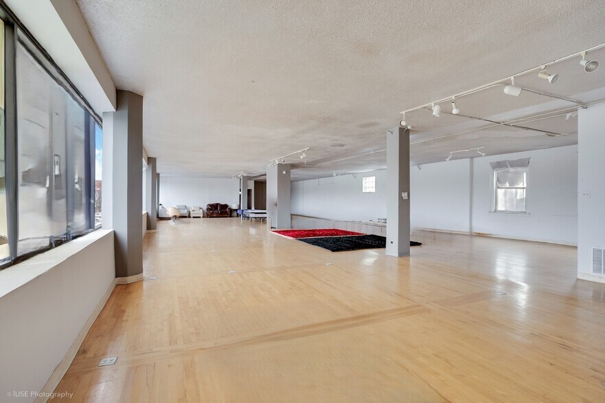 More Photos Of 4841 N Western Ave, Chicago Storefront Retail Office For Lease