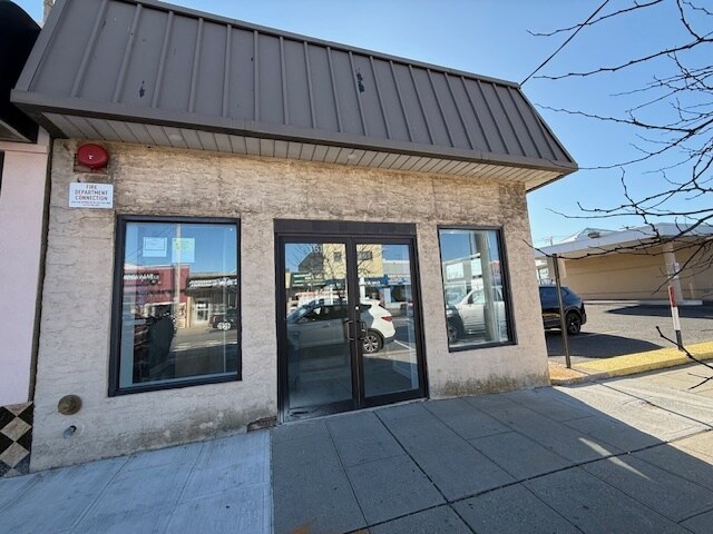 More Photos Of 161 Long Beach Rd, Island Park Office For Sale