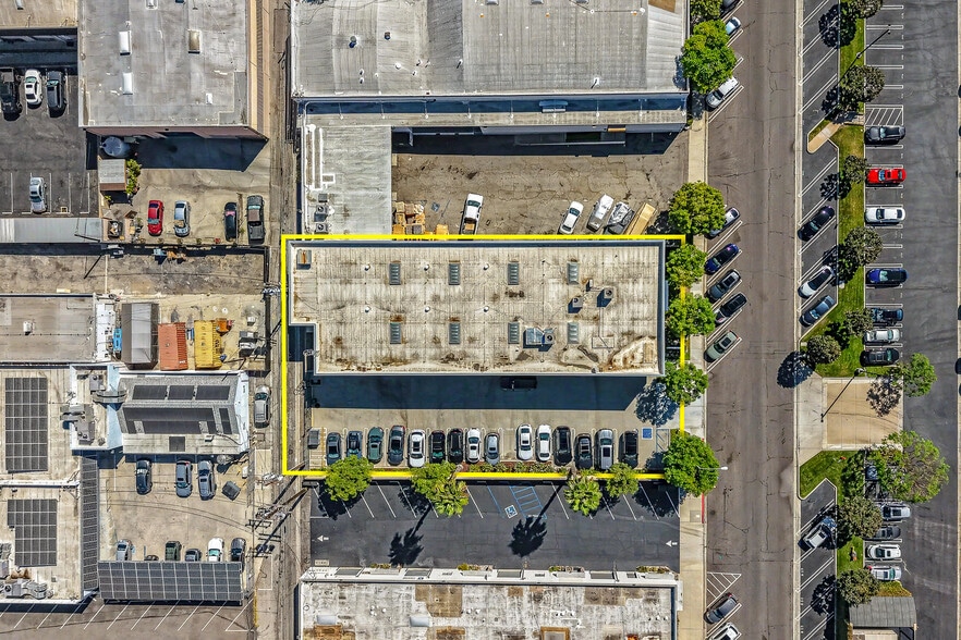 More Photos Of 125 W Maple Ave, Monrovia Service For Sale