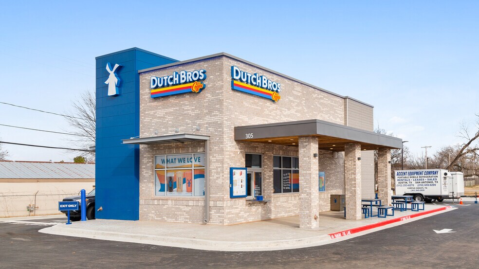 More Photos Of 305 S Elm St, Jenks Fast Food For Sale