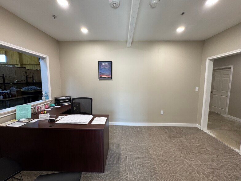 More Photos Of 2130 Country Club Rd, Palestine Golf Course Driving Range For Sale