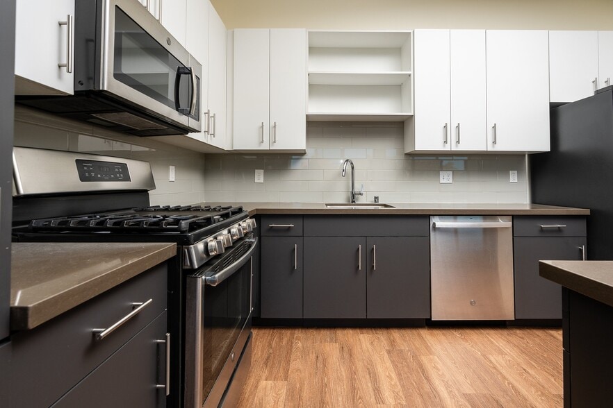 More Photos Of 3750 Main St, Riverside Apartments For Lease