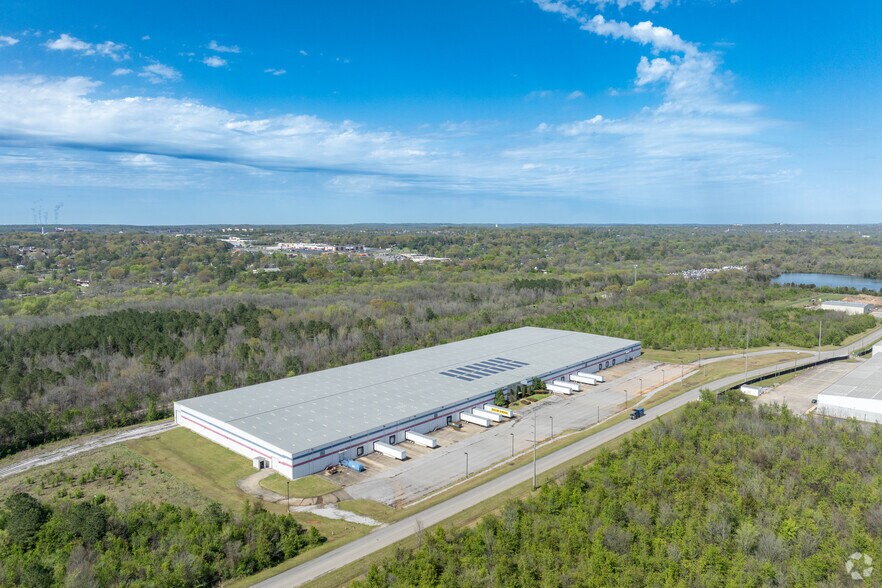 More Photos Of 1532 Midfield Industrial Blvd, Birmingham Distribution For Sale