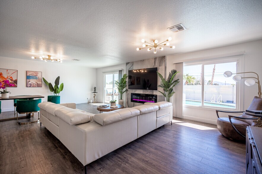 More Photos Of 1305 S 16th St, Las Vegas Specialty For Sale