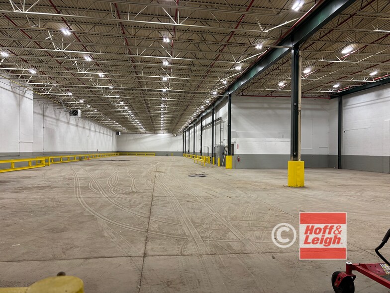 More Photos Of 3340 W 137th St, Cleveland Manufacturing For Lease