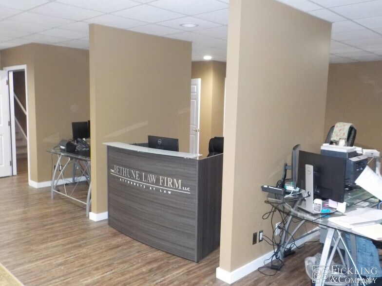 More Photos Of 2357 Pio Nono Ave, Macon-Bibb Medical For Sale