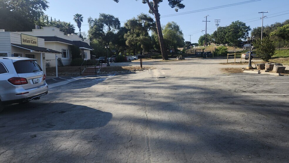 More Photos Of 2809 S Mission Rd, Fallbrook Freestanding For Lease