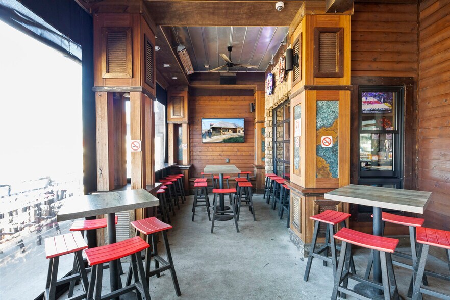 More Photos Of 1289 Bagnell Dam Blvd, Lake Ozark Restaurant For Sale