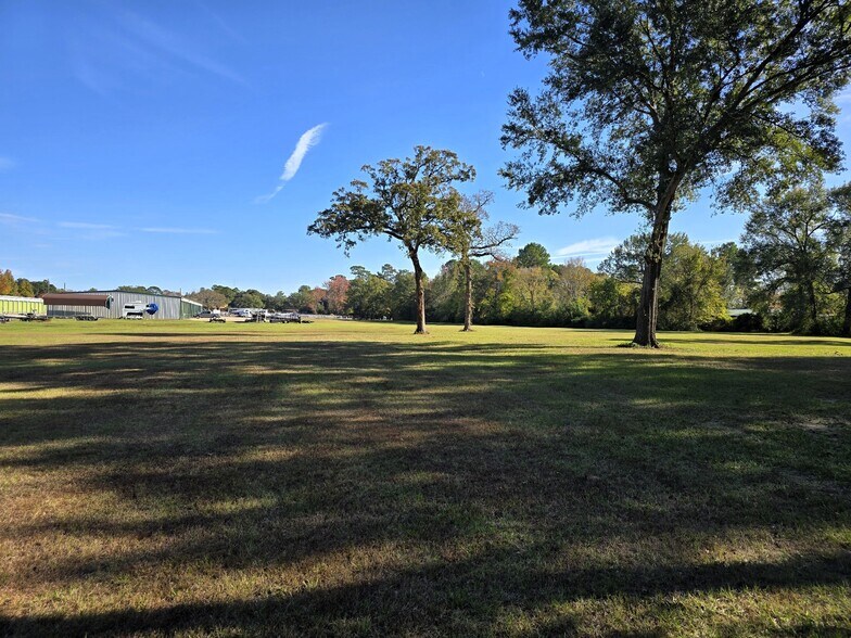 More Photos Of 12371 Cude Cemetery Rd, Willis General Retail For Sale