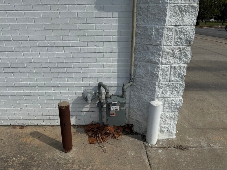 More Photos Of 201 Buerkle st, Stuttgart Carwash For Sale