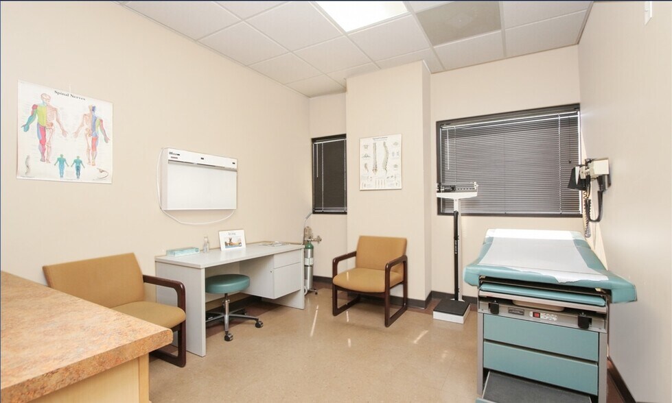 More Photos Of 13323 Dotson Rd, Houston Medical For Lease