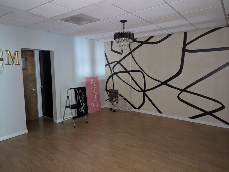 More Photos Of 227 Bedford St, Stamford Storefront For Lease