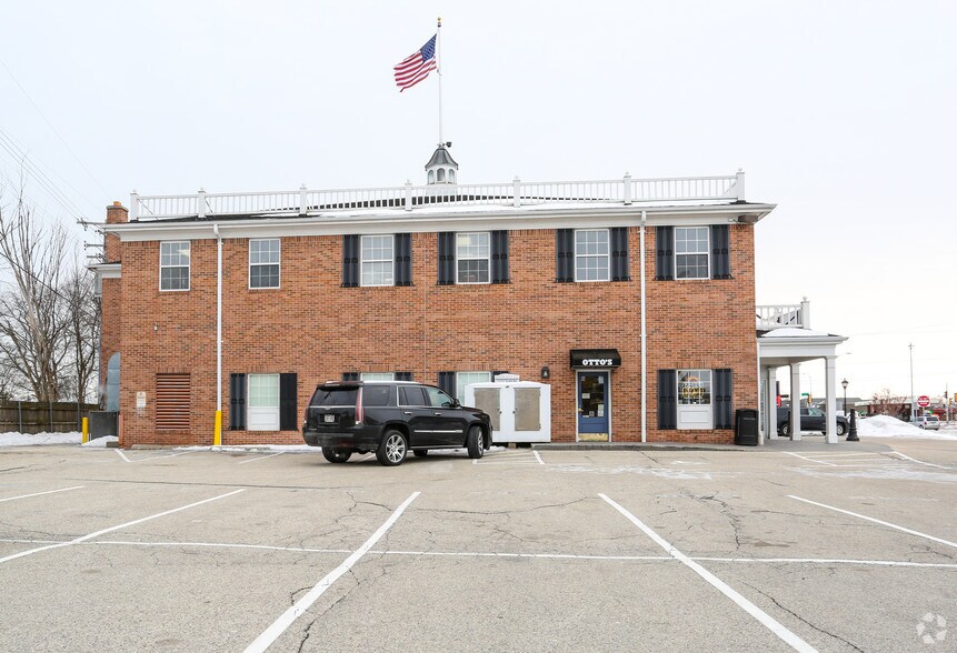 More Photos Of 8820-8850 N Port Washington Rd, Bayside Freestanding For Lease