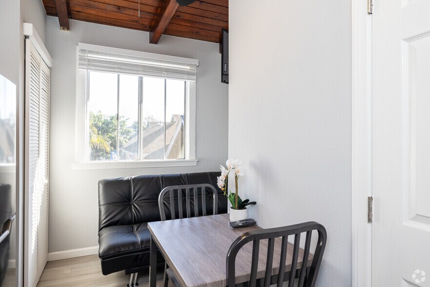 More Photos Of 1864 Cordova St, Los Angeles Apartments For Sale