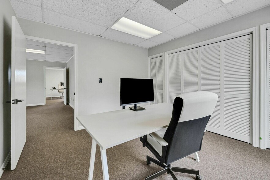 More Photos Of 5209 San Jose Blvd, Jacksonville Office For Sale