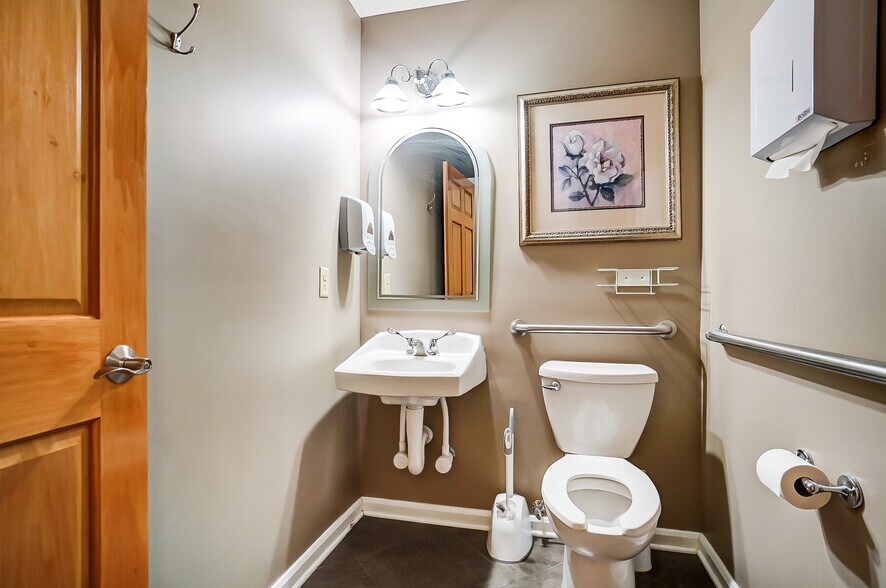 More Photos Of 4961 Cemetery Rd, Hilliard Loft Creative Space For Sale