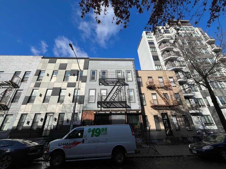 Primary Photo Of 1427 Dekalb Ave, Brooklyn Apartments For Lease