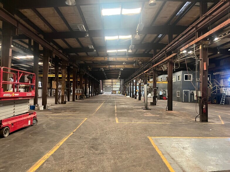 More Photos Of 6210 Cunningham Rd, Houston Manufacturing For Lease