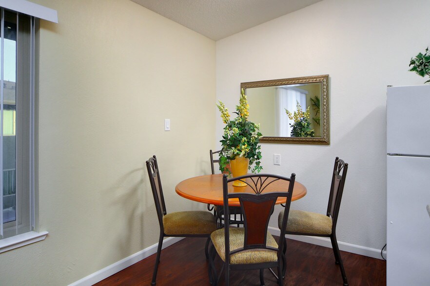 More Photos Of 10501 Croetto Way, Rancho Cordova Apartments For Sale