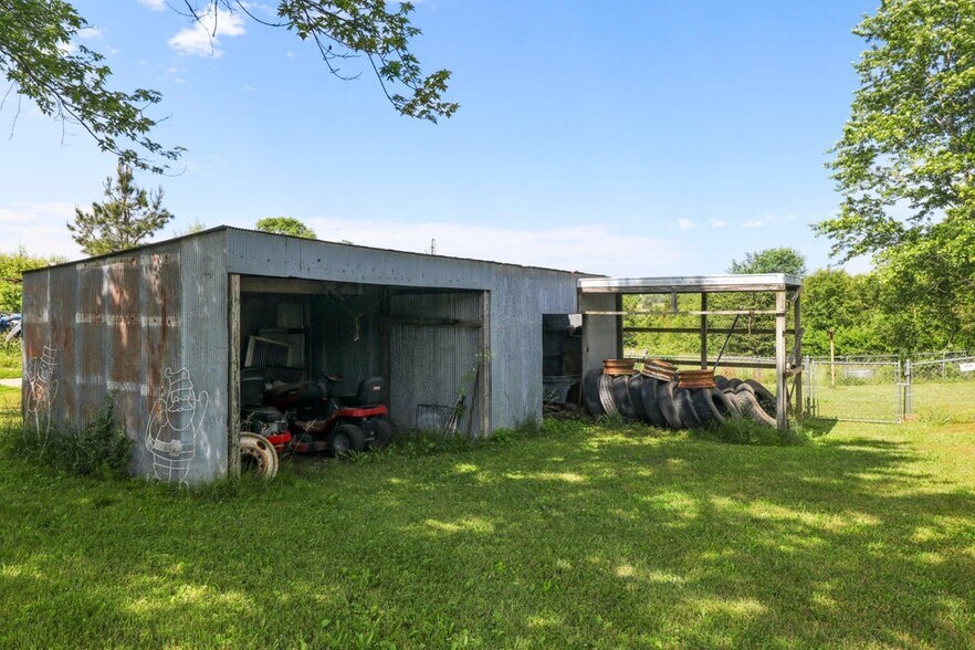 More Photos Of 1219 Private Road 1060, West Plains Recycling Center For Sale