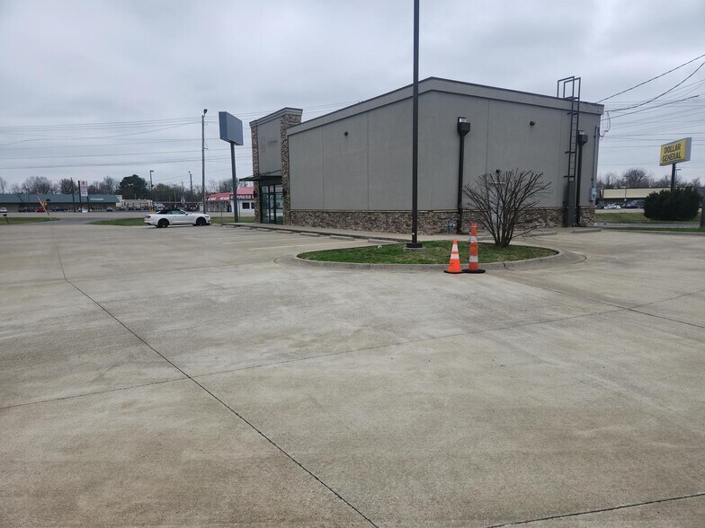 More Photos Of 3320 Irvin Cobb Dr, Paducah Freestanding For Sale