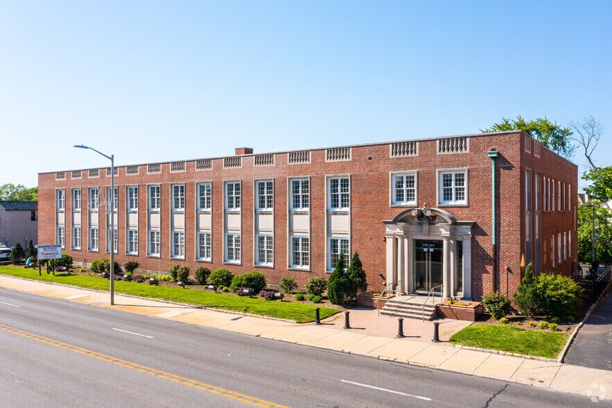 Primary Photo Of 120-124 E Lancaster Ave, Ardmore Office For Lease