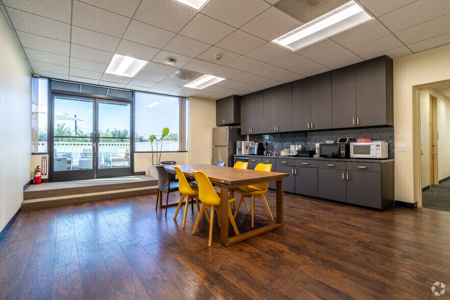 More Photos Of 2729 Bristol St, Costa Mesa Medical For Sale