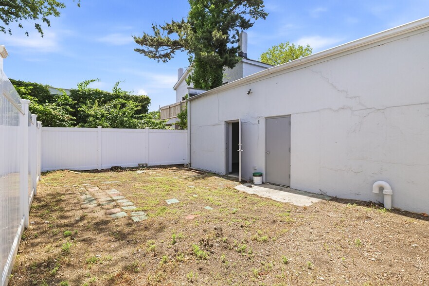 More Photos Of 1905 Bellmore Ave, Bellmore Storefront For Sale