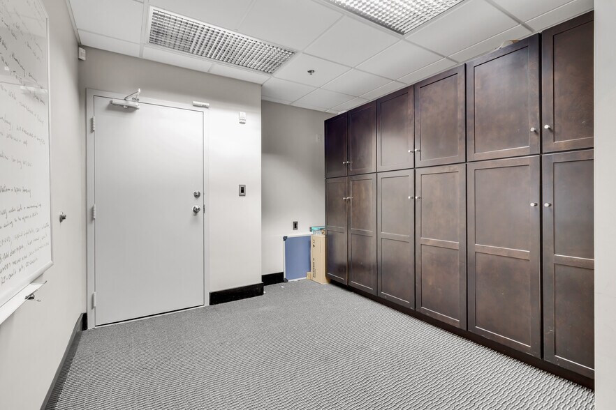 More Photos Of 12595 SW 137th Ave, Miami Office Residential For Lease