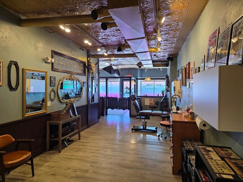 More Photos Of 5613 S 77 St, Omaha Storefront For Lease