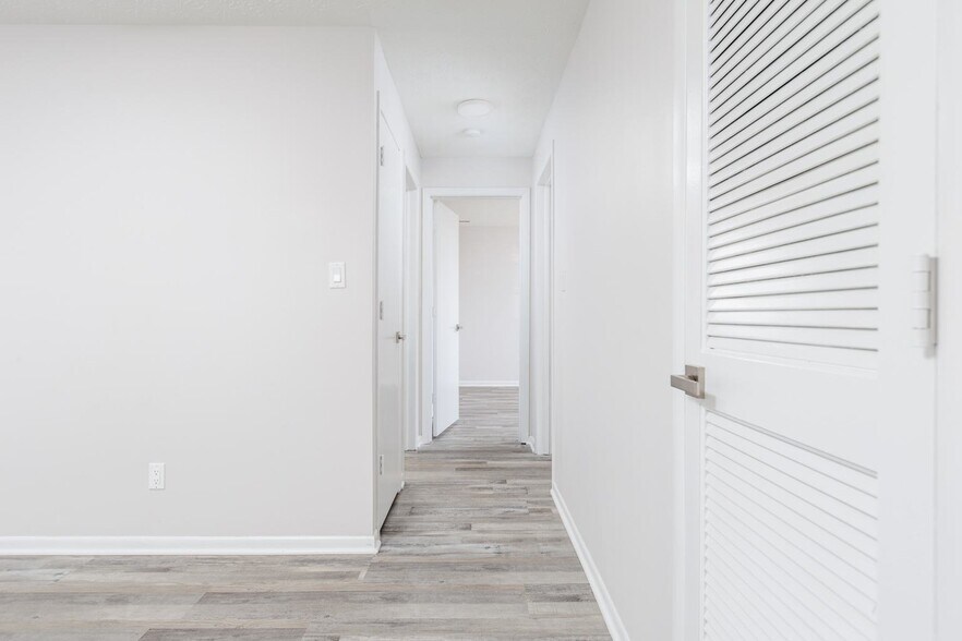 More Photos Of 4577 Olentangy River Rd, Columbus Apartments For Sale