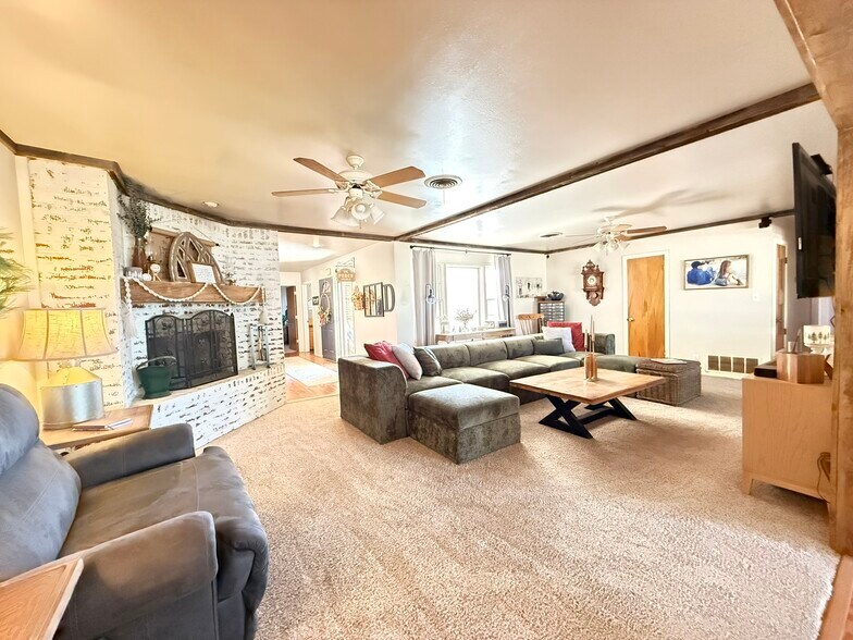 More Photos Of 9506 F M 835, Slaton Sports And Entertainment For Sale